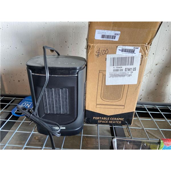 Portable ceramic space heater