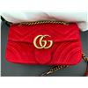Image 3 : Gucci Red Velvet Small Marmont Bag