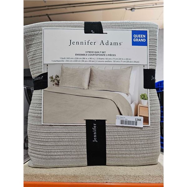 Jennifer Adams Queen Size 3pc Quilt Set
