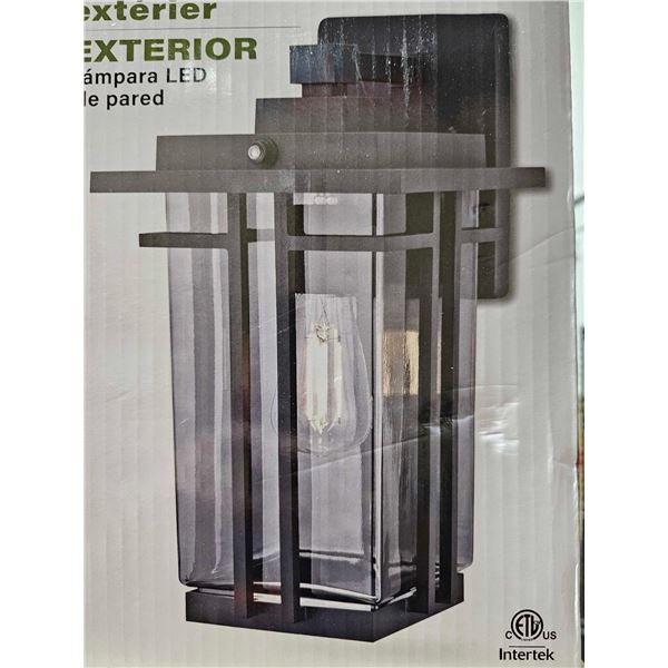 Good Earth Lighting Outdoor LED Wall Lantern 7.7x14x8.8"