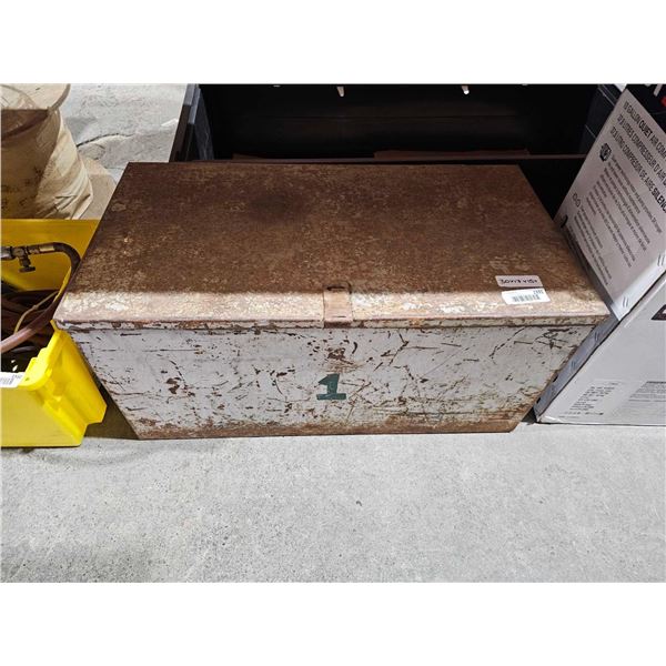 Steel Locking Box with Assorted Gas Hoses & Gauges