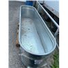 Image 4 : HW Brand Galvanized Round End 8 ft x 2 ft stock tank