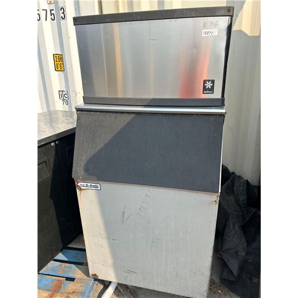 Manitowoc Model DQ0283W Upright Ice maker with storage