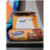 Image 1 : McVities Hobnobs - Milk Chocolate 12x300g