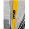 Image 2 : DeWalt 70 in. (1780 mm) Wrecking Bar