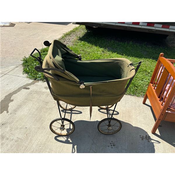 ANTIQUE BABY BUGGY