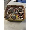 Image 2 : TRAY OF ASSORTED COSTUME AND ESTATE JEWELLERY
