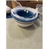 Image 2 : SET OF THREE CORELLE MIXING BOWLS AND CRYSTAL PEDESTAL BOWL AND LIDDED DISH