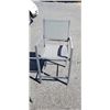 Image 2 : PATIO TABLE AND CHAIRS