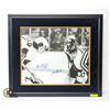 Image 1 : FRAMED SIGNED LIMITED EDITION MARK MESSIER WAYNE
