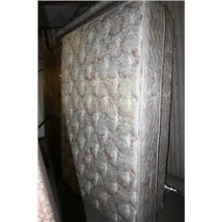 QUEEN SIZE MATTRESS