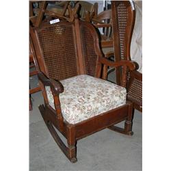 ROCKING CHAIR