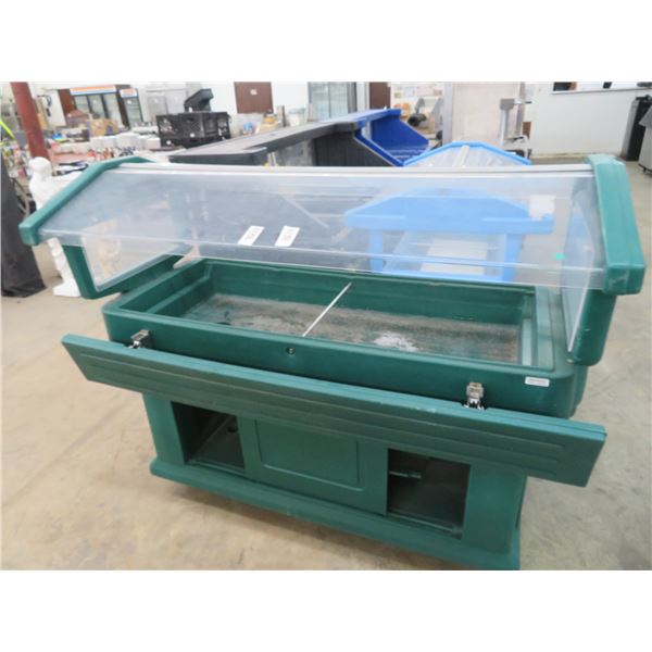Cambro Green Iced Rolling Salad Bar w/Sneeze Guard and Tray Slide