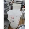 Image 1 : 5-Cambro Lidded 22 Qt. Measuring Bins - 5 X $