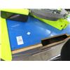 Image 2 : Dynamo Hot Flash Air Hockey Table