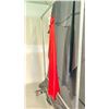 Image 2 : RED CAPE