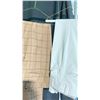 Image 3 : 5 ASSORTED PAIRS OF PANTS IN VARIOUS COLOURS AND PATTERNS