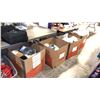 Image 2 : 5 BOXES OF MANNEQUIN HEADS AND WIGS