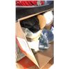 Image 3 : 5 BOXES OF MANNEQUIN HEADS AND WIGS