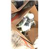 Image 4 : 5 BOXES OF MANNEQUIN HEADS AND WIGS
