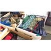 Image 3 : LARGE LOT OF TIGHTS AND FABRIC