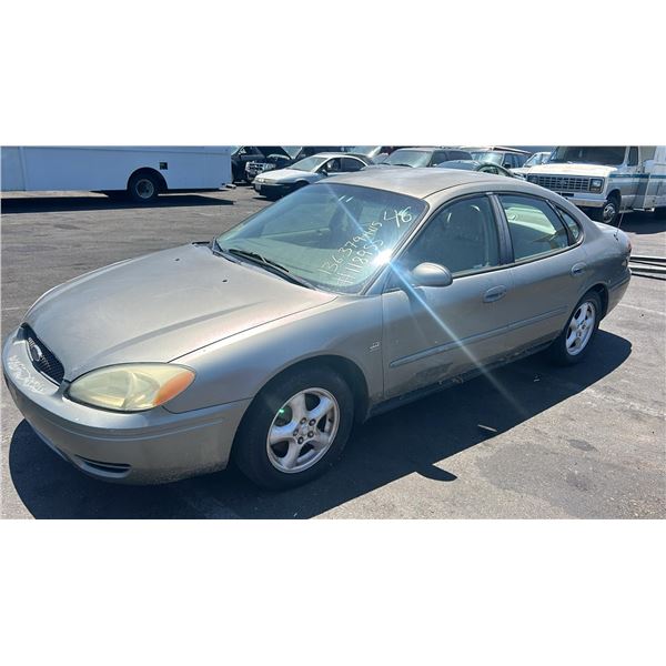 2004 Ford Taurus