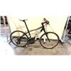 Image 2 : BLACK GIANT SMALL FRAME 21 SPEED MOUNTAIN BIKE