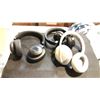 Image 1 : 3 PAIRS OF WIRELESS HEADSETS BOSE, JBL AND JLAB