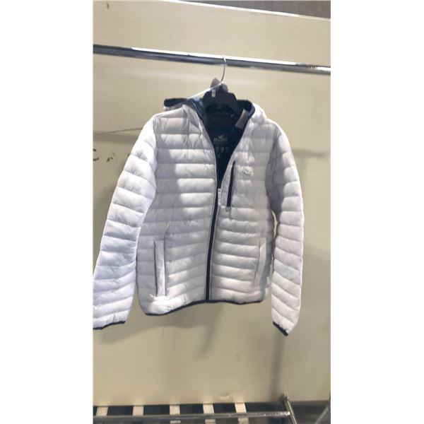 WHITE HOLLISTER MEDIUM PUFFER JACKET