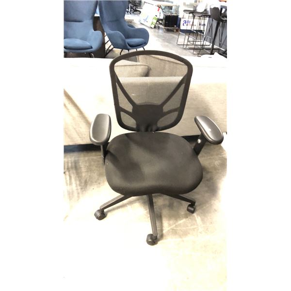 BLACK BERWOOD MESH BACK TASK CHAIR