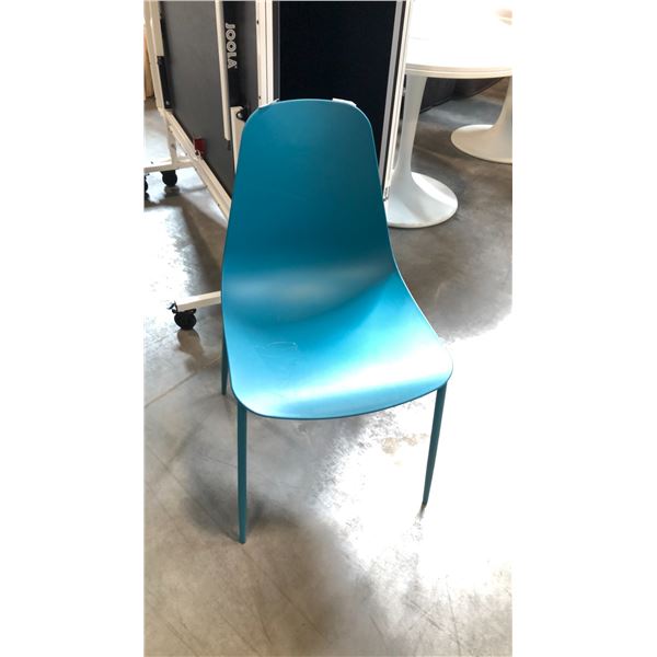 TEAL PLASTIC DINING/SIDE CHAIR