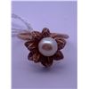 Image 1 : 10k yellow gold flower ring with white pearl; weighs 3.31 grams