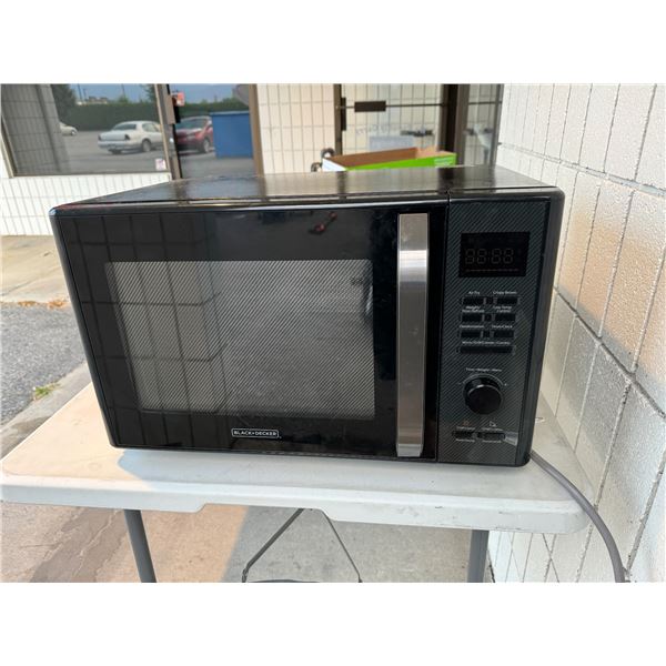 Black & Decker microwave