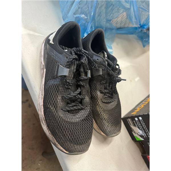 Under Armour shoes men's size 8 1/2 women's size 10