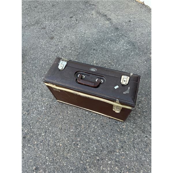 Pedra hard shelled case