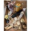 Image 1 : Collectible decor, shoes