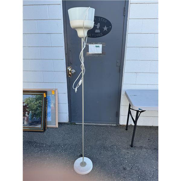 Floor lamp