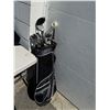 Image 1 : Golf clubs