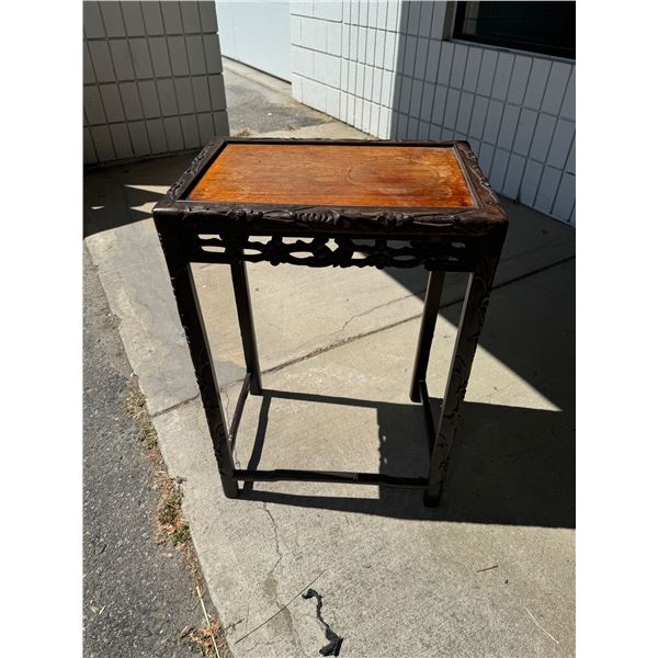 Accent table