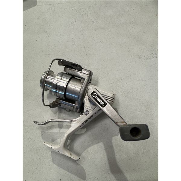 Quantum Hypercast Fishing reel