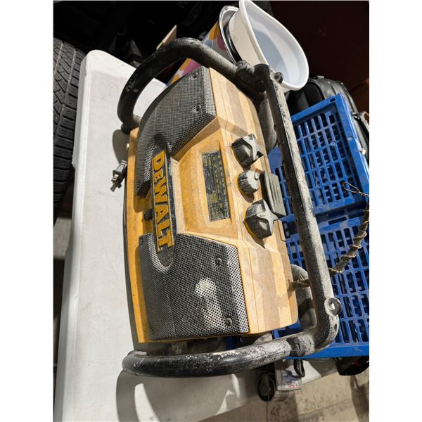 Dewalt stereo