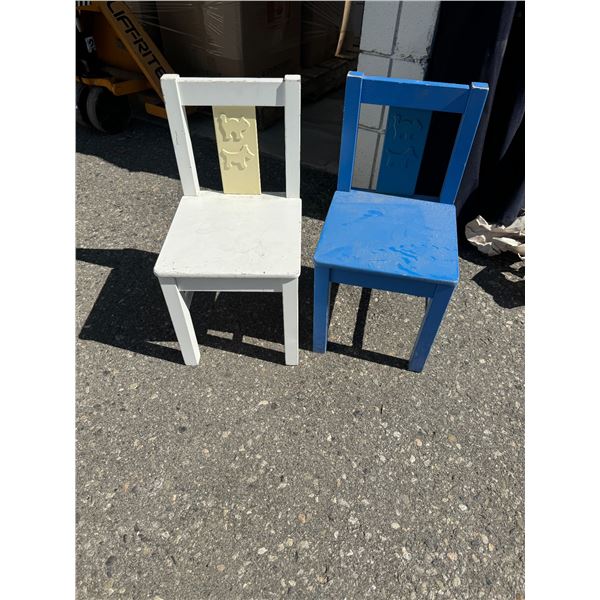 2 kids chairs