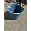 Image 1 : Bucket