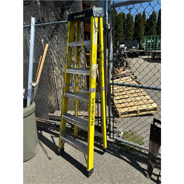 Feather lite ladder