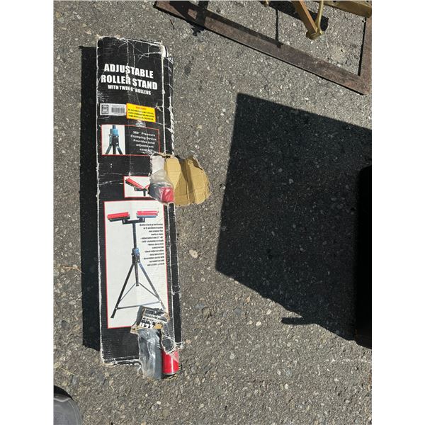 Adjustable roller stand