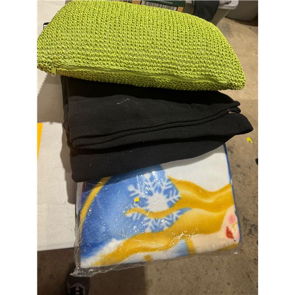 Blankets and cushion
