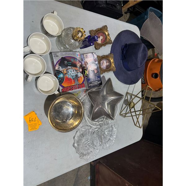 Miscellaneous lot, Mikasa mugs