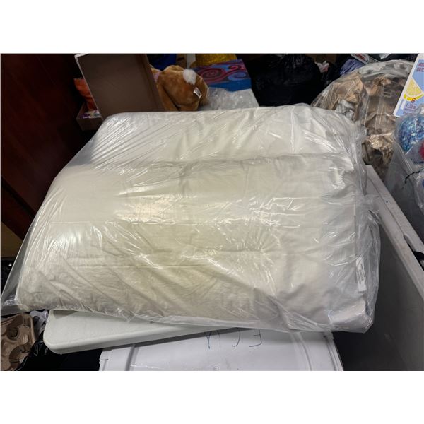 Two firm king pillows - mainstays