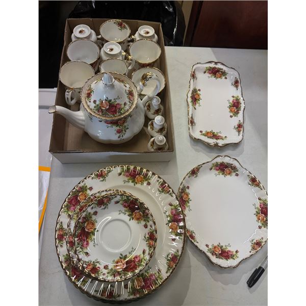 Royal Albert old country roses