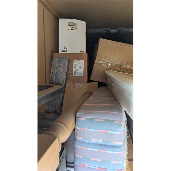 Storage locker contents 401 5x15